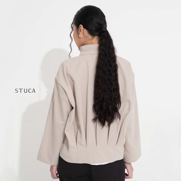 STUCA – Jacket Wanita – Kiro Jacket (Cropped Spring Jacket with Pleated Back Detail) - Taupe, S-M