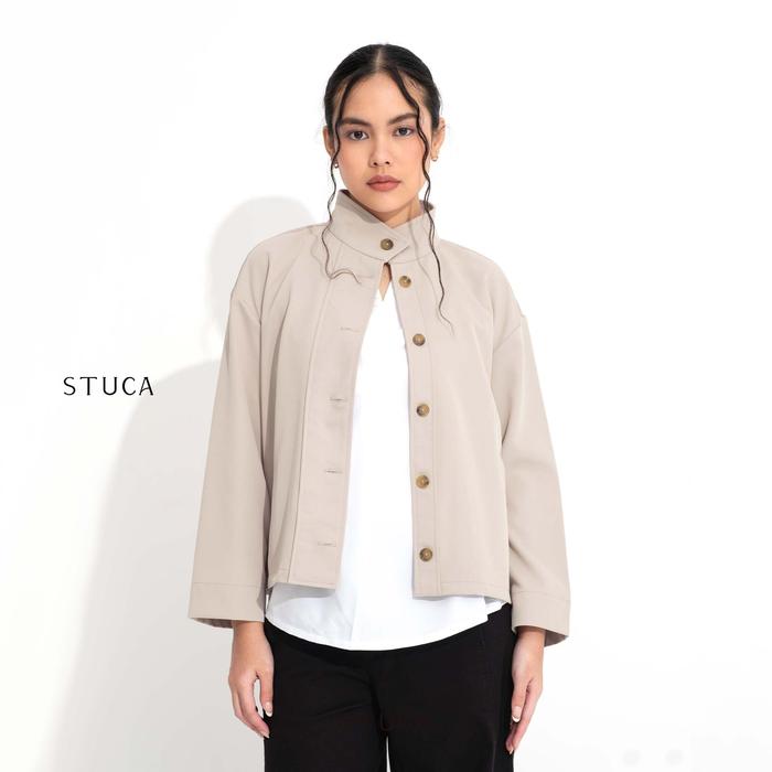 STUCA – Jacket Wanita – Kiro Jacket (Cropped Spring Jacket with Pleated Back Detail) - Taupe, S-M foto 6