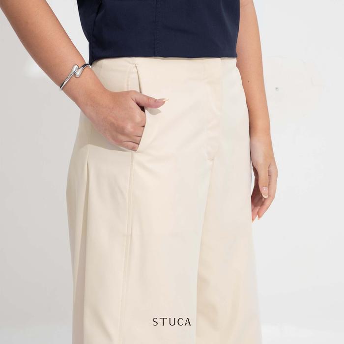 STUCA – Celana Wanita – Tako Pants (Barrel Pants with Front Seam Detail) - Cream, 26