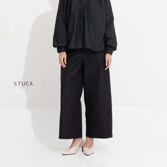 STUCA – Celana Wanita – Tako Pants (Barrel Pants with Front Seam Detail) - Cream, 26 foto 6