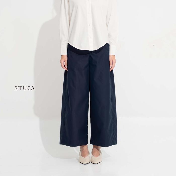 STUCA – Celana Wanita – Tako Pants (Barrel Pants with Front Seam Detail) - Cream, 26 foto 7