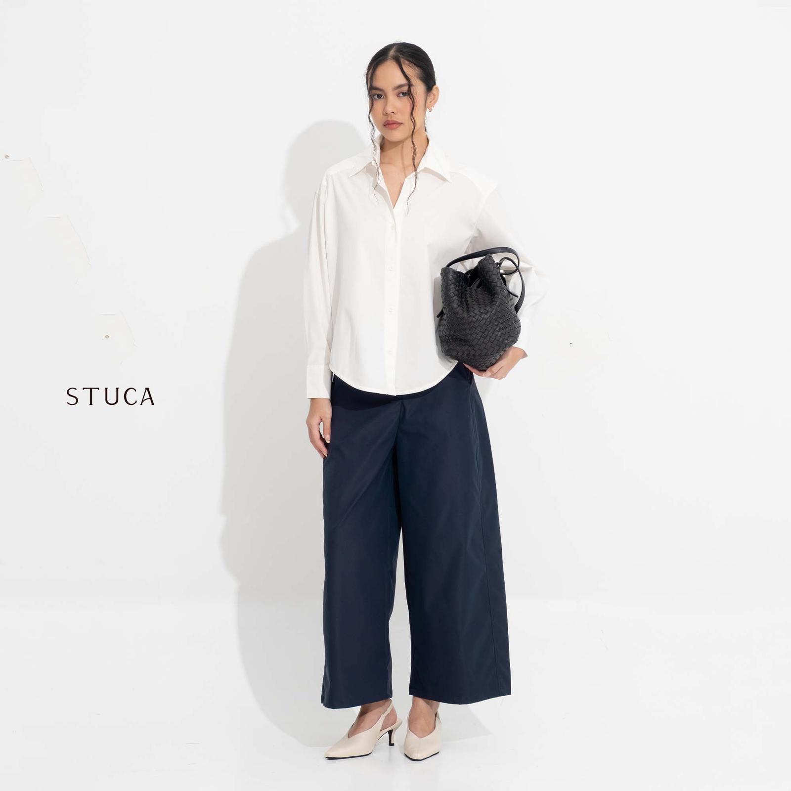 STUCA – Atasan Wanita – Vela Shirt (Relaxed V-Neck Shirt - Off White, S-M