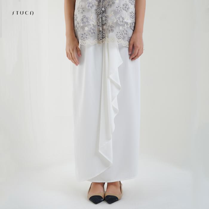 STUCA – Rok Wanita – Ameria Skirt (Asymmetric Ruffle Skirt) - Off White