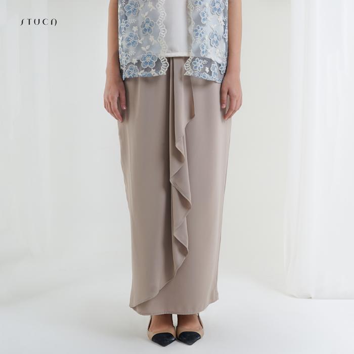 STUCA – Rok Wanita – Ameria Skirt (Asymmetric Ruffle Skirt) - Off White foto 7