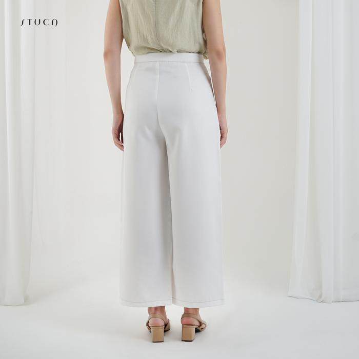 STUCA – Celana Wanita – Thyr Pants (Straight Pleated with Contrast Stitch Pants) - Khaki, 26