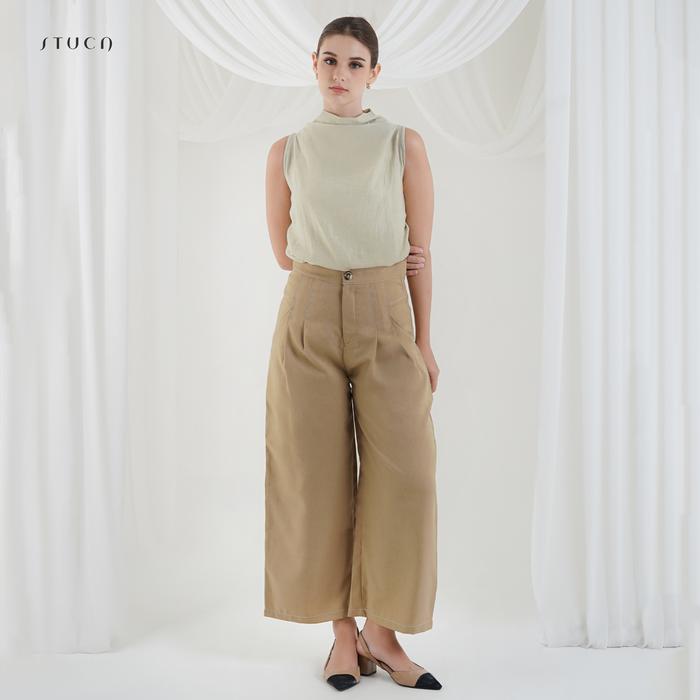 STUCA – Celana Wanita – Thyr Pants (Straight Pleated with Contrast Stitch Pants) - Khaki, 26