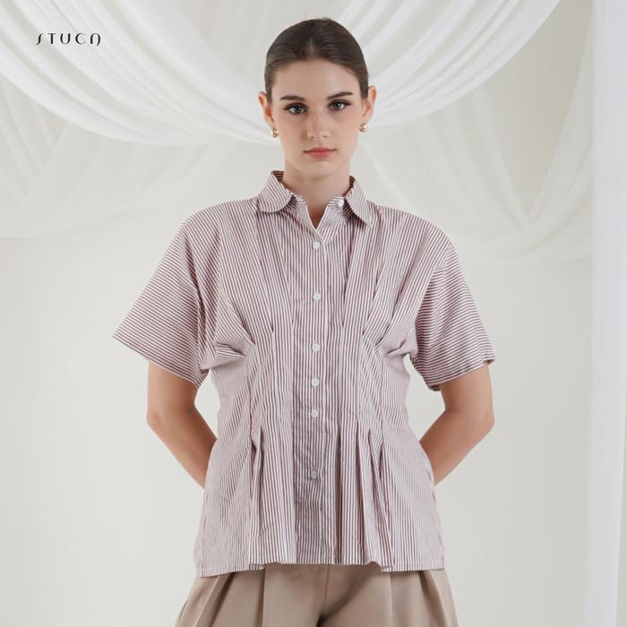 STUCA – Blouse Wanita – Rhea Top (Striped Short-Sleeve Pleated Blouse) - Navy, SM