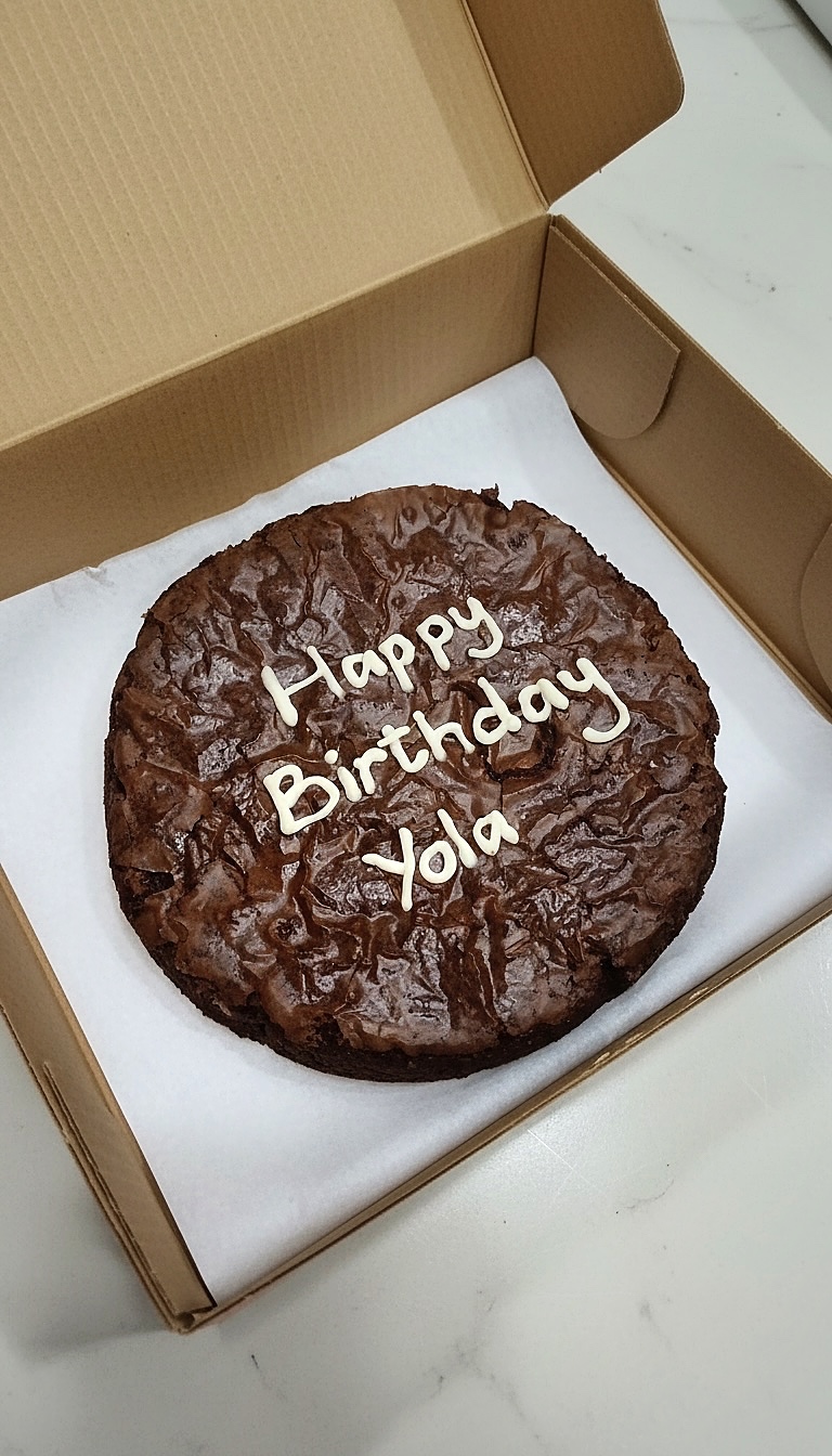 Broday Cake (Simple Birthday Cake) - 18 Cm